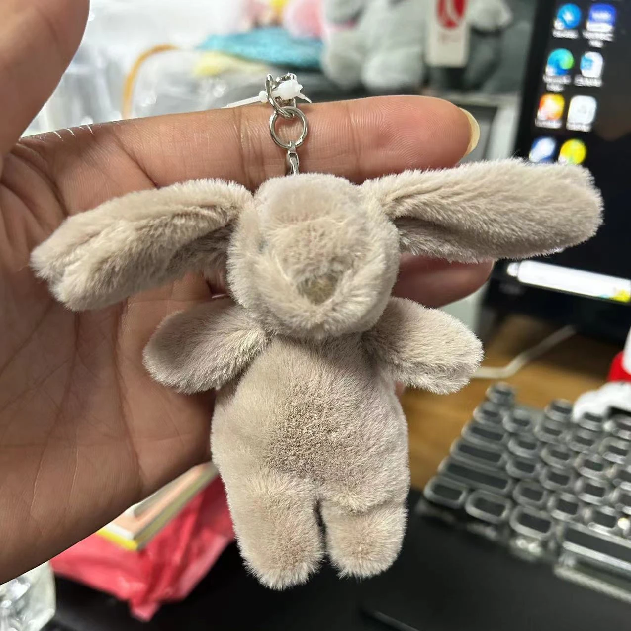 Llavero de conejo de peluche d - Car Accessories Cute reseña y precio